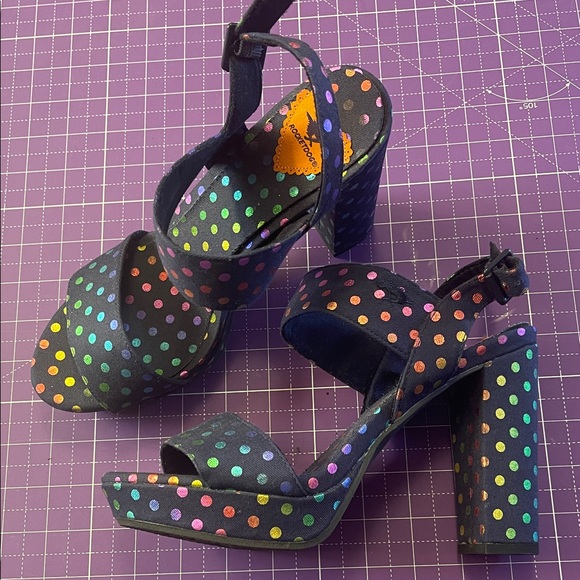 READ Description Rocketdog (bought through Modcloth) size 8 rainbow dot heels. - Picture 1 of 5